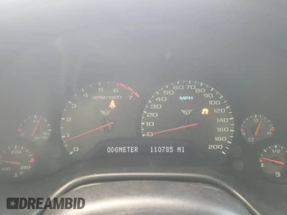 2002 Chevrolet Corvette с VIN 1G1YY22G925117432, выставлен на аукционе Copart как лот 70906245 с пробегом 110 785 миль миль и Списание • Salvage title. История ставок и продаж доступна на DreamBid. Изображение 9.