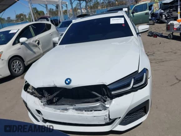 2023 BMW 5 Series 530e с VIN WBA13AG02PCM85786, выставлен на аукционе IAAI как лот 41830816 с пробегом 44 695 миль миль и . История ставок и продаж доступна на DreamBid. Изображение 13.