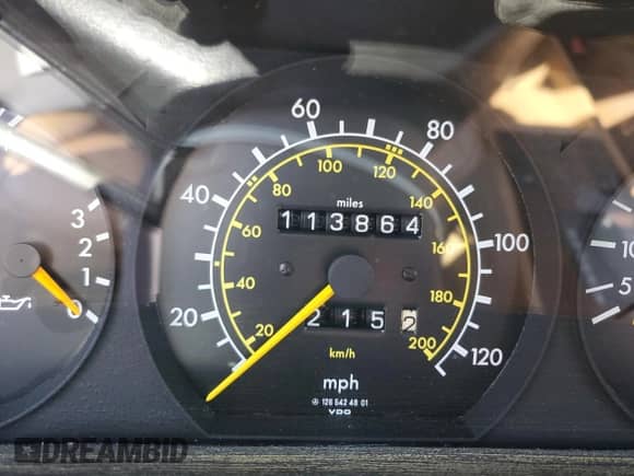 1983 Mercedes-Benz 300 SD с VIN WDBCB20A3DB041985, выставлен на аукционе Copart как лот 64518952 с пробегом 113 864 миль миль и Списание • Salvage title. История ставок и продаж доступна на DreamBid. Изображение 8.