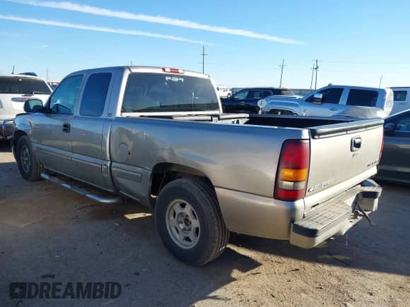 2000 Chevrolet Silverado 1500 with VIN 2GCEC19V3Y1330135, listed as a IAAI auction lot 43507774 with Not provided miles and . Bid and sale history available at DreamBid. Image 3.