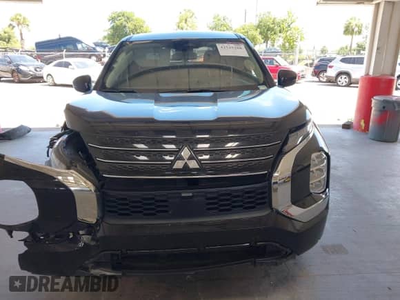 2024 Mitsubishi Outlander ES with VIN JA4J3UA84RZ028541, listed as a IAAI auction lot 42525288 with 36,240 mi miles and . Bid and sale history available at DreamBid. Image 12.