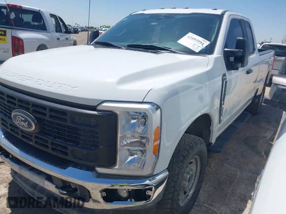 2023 Ford F-250 XL с VIN 1FT7X2BA7PEC61862, выставлен на аукционе IAAI как лот 42893994 с пробегом 110 561 миль миль и . История ставок и продаж доступна на DreamBid. Изображение 16.