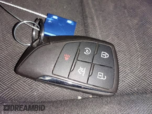 2021 Chevrolet Suburban LS z VIN 1GNSKBKD3MR391085, wystawiony jako IAAI lot #41587789 z przebiegiem 78 957 mil mil oraz . Historia ofert i sprzedaży dostępna na DreamBid. Obrazek 11.