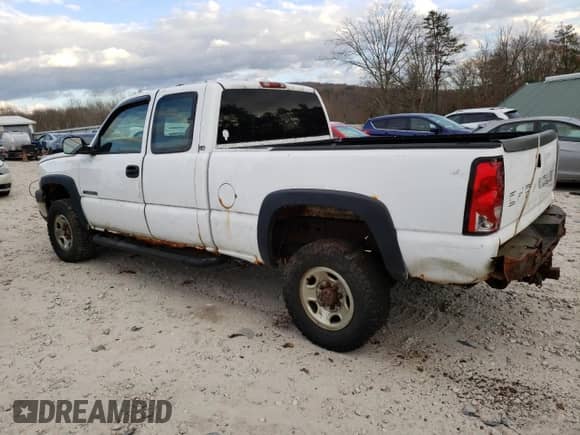 2006 Chevrolet Silverado 2500HD LS с VIN 1GCHK29UX6E158520, выставлен на аукционе Copart как лот 79339524 с пробегом Не указан миль и На запчасти • Non repairable. История ставок и продаж доступна на DreamBid. Изображение 2.