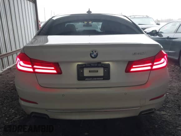 2017 BMW 5 Series 540i с VIN WBAJE5C38HG915249, выставлен на аукционе IAAI как лот 41472001 с пробегом 54 396 миль миль и . История ставок и продаж доступна на DreamBid. Изображение 17.