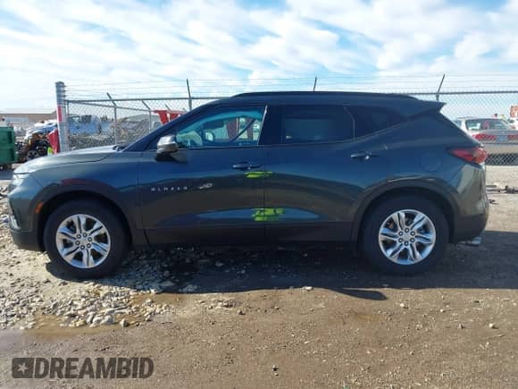 2020 Chevrolet Blazer LT z VIN 3GNKBHRS0LS659397, wystawiony jako IAAI lot #40788967 z przebiegiem 62 469 mil mil oraz . Historia ofert i sprzedaży dostępna na DreamBid. Obrazek 14.