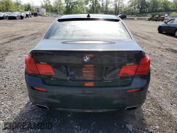 2010 BMW 7 Series 750i xDrive z VIN WBAKC6C51AC393403, wystawiony jako Copart lot #55905495 z przebiegiem 126 744 mil mil oraz Czysty tytuł • Clean title. Historia ofert i sprzedaży dostępna na DreamBid. Obrazek 6.