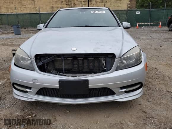 2011 Mercedes-Benz C 300 Sport с VIN WDDGF8BB5BR145209, выставлен на аукционе Copart как лот 82171145 с пробегом Не указан миль и Чистый • Clean title. История ставок и продаж доступна на DreamBid. Изображение 5.