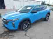 2024 Chevrolet Trax 1RS с VIN KL77LGE21RC157439, выставлен на аукционе IAAI как лот 43058631 с пробегом 20 144 миль миль и . История ставок и продаж доступна на DreamBid. Изображение 17.