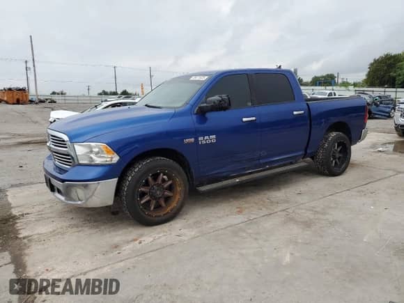 2014 Ram 1500 Big Horn z VIN 1C6RR7LT3ES427672, wystawiony jako Copart lot #70471025 z przebiegiem 105 409 mil mil oraz Szkoda całkowita • Salvage title. Historia ofert i sprzedaży dostępna na DreamBid. Obrazek 1.