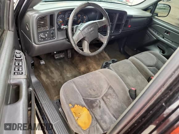 2005 GMC Sierra 1500 SLT z VIN 2GTEC13T351132464, wystawiony jako Copart lot #56866705 z przebiegiem 206 367 mil mil oraz Szkoda całkowita • Salvage title. Historia ofert i sprzedaży dostępna na DreamBid. Obrazek 8.