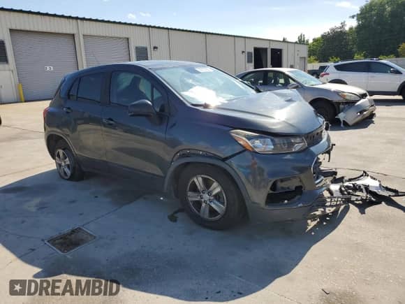 2019 Chevrolet Trax LS with VIN 3GNCJKSB3KL287447, listed as a Copart auction lot 55513865 with 138,153 mi miles and Salvage title. Bid and sale history available at DreamBid. Image 4.