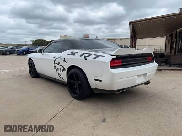 2011 Dodge Challenger R/T z VIN 2B3CJ5DT1BH604345, wystawiony jako Copart lot #89437505 z przebiegiem 154 384 mil mil oraz Czysty tytuł • Clean title. Historia ofert i sprzedaży dostępna na DreamBid. Obrazek 3.