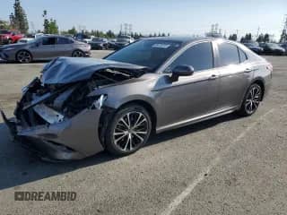2019 Toyota Camry SE z VIN 4T1B11HK6KU183297, wystawiony jako Copart lot #84475515 z przebiegiem 85 315 mil mil oraz Szkoda całkowita • Salvage title. Historia ofert i sprzedaży dostępna na DreamBid. Obrazek 1.