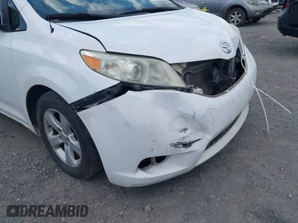 2014 Toyota Sienna L with VIN 5TDZK3DC0ES516239, listed as a IAAI auction lot 42668149 with 178,413 mi miles and . Bid and sale history available at DreamBid. Image 17.