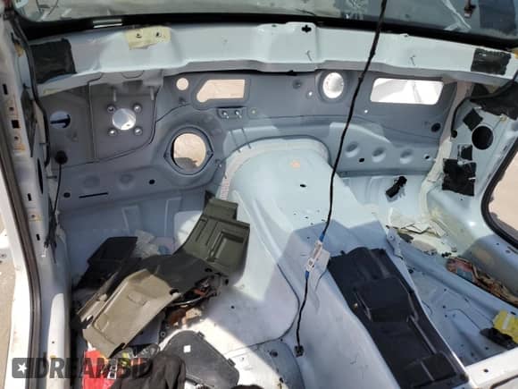 2016 Dodge Challenger SRT 392 with VIN 2C3CDZDJ9GH118339, listed as a Copart auction lot 68505895 with Not provided miles and Salvage title. Bid and sale history available at DreamBid. Image 8.