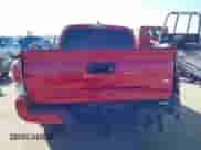 2021 Toyota Tacoma SR z VIN 5TFCZ5AN0MX262902, wystawiony jako IAAI lot #43535009 z przebiegiem 70 926 mil mil oraz . Historia ofert i sprzedaży dostępna na DreamBid. Obrazek 15.