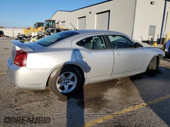 2008 Dodge Charger SE with VIN 2B3KA43G48H268659, listed as a Copart auction lot 45136215 with 130,033 mi miles and Salvage title. Bid and sale history available at DreamBid. Image 3.