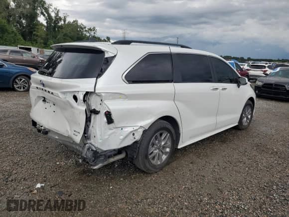 2025 Toyota Sienna XLE z VIN 5TDYRKEC6SS240824, wystawiony jako Copart lot #80746115 z przebiegiem 8 891 mil mil oraz Szkoda całkowita • Salvage title. Historia ofert i sprzedaży dostępna na DreamBid. Obrazek 3.