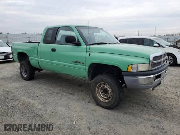 1999 Dodge 2500 с VIN 3B7KF23Z7XG218357, выставлен на аукционе Copart как лот 83461854 с пробегом 162 461 миль миль и Списание • Salvage title. История ставок и продаж доступна на DreamBid. Изображение 4.