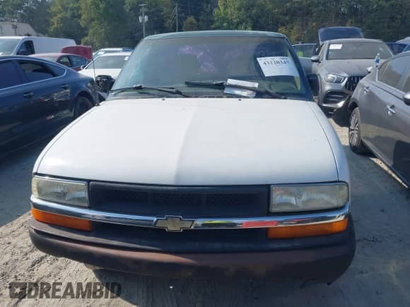 1999 Chevrolet S-10 LS Xtreme with VIN 1GCCS1443X8110160, listed as a IAAI auction lot 43120347 with 230,976 mi miles and . Bid and sale history available at DreamBid. Image 12.