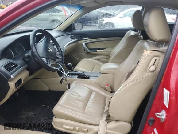 2011 Honda Accord с VIN 1HGC81B82BA014996, выставлен на аукционе Copart как лот 83834214 с пробегом 203 473 миль миль и Списание • Salvage title. История ставок и продаж доступна на DreamBid. Изображение 7.