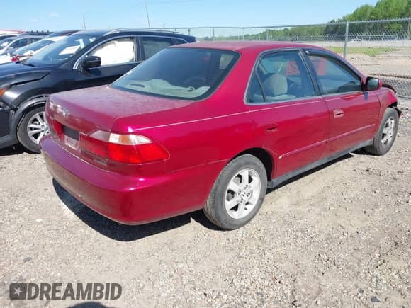 2000 Honda Accord SE с VIN JHMCG6698YC024766, выставлен на аукционе IAAI как лот 42019180 с пробегом 276 362 миль миль и . История ставок и продаж доступна на DreamBid. Изображение 4.