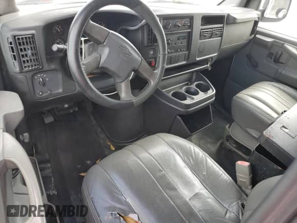 2004 Chevrolet Express Cargo с VIN 1GCFG15X141245617, выставлен на аукционе Copart как лот 56549925 с пробегом 173 730 миль миль и Чистый • Clean title. История ставок и продаж доступна на DreamBid. Изображение 8.