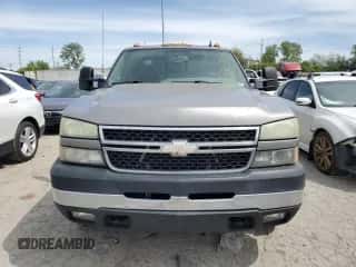 2006 Chevrolet Silverado 3500 DRW Wrk Trk с VIN 1GCJK33286F132975, выставлен на аукционе Copart как лот 51809294 с пробегом 242 451 миль миль и Списание • Salvage title. История ставок и продаж доступна на DreamBid. Изображение 5.