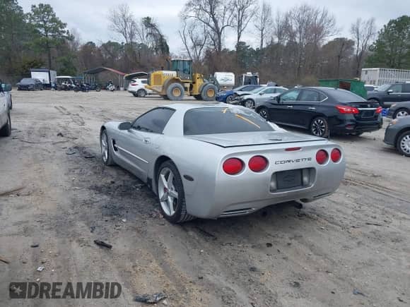 2001 Chevrolet Corvette Z06 with VIN 1G1YY12S915127617, listed as a IAAI auction lot 41620619 with 77,868 mi miles and . Bid and sale history available at DreamBid. Image 3.