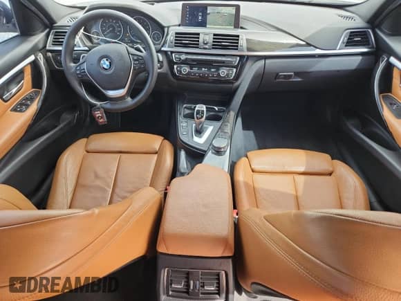 2018 BMW 3 Series 330i with VIN WBA8B9C58JEE82245, listed as a Copart auction lot 85824025 with 114,410 mi miles and Salvage title. Bid and sale history available at DreamBid. Image 8.