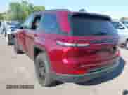 2025 Jeep Grand Cherokee Altitude z VIN 1C4RJHAG3S8699238, wystawiony jako IAAI lot #43027812 z przebiegiem 8 364 mil mil oraz . Historia ofert i sprzedaży dostępna na DreamBid. Obrazek 3.