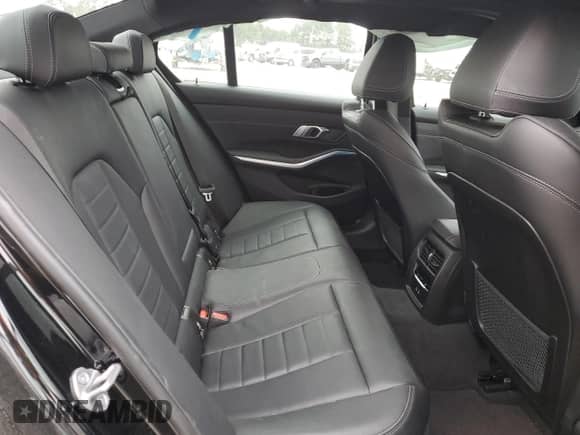 2023 BMW 3 Series 330e xDrive z VIN 3MW39FS05P8D22715, wystawiony jako Copart lot #86916144 z przebiegiem 25 819 mil mil oraz Szkoda całkowita • Salvage title. Historia ofert i sprzedaży dostępna na DreamBid. Obrazek 11.