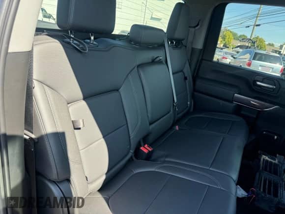 2022 Chevrolet Silverado 2500HD LTZ z VIN 1GC4YPE76NF315723, wystawiony jako Copart lot #80886595 z przebiegiem 17 444 mil mil oraz Czysty tytuł • Clean title. Historia ofert i sprzedaży dostępna na DreamBid. Obrazek 6.