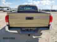 2017 Toyota Tacoma SR5 z VIN 5TFCZ5AN6HX090087, wystawiony jako Copart lot #85678565 z przebiegiem 179 577 mil mil oraz Szkoda całkowita • Salvage title. Historia ofert i sprzedaży dostępna na DreamBid. Obrazek 6.