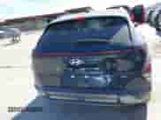 2024 Hyundai Kona Limited с VIN KM8HE3A37RU051575, выставлен на аукционе IAAI как лот 43089618 с пробегом 6 878 миль миль и . История ставок и продаж доступна на DreamBid. Изображение 16.