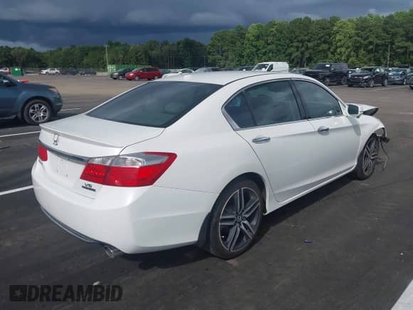 2015 Honda Accord Touring with VIN 1HGCR3F97FA037710, listed as a IAAI auction lot 42955298 with 104,101 mi miles and . Bid and sale history available at DreamBid. Image 4.