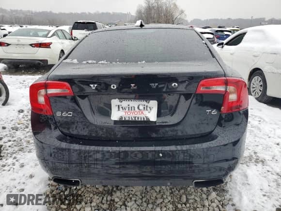 2015 Volvo S60 T6 Drive-E with VIN YV149MFK5F2339707, listed as a Copart auction lot 82493884 with 87,932 mi miles and Salvage title. Bid and sale history available at DreamBid. Image 6.