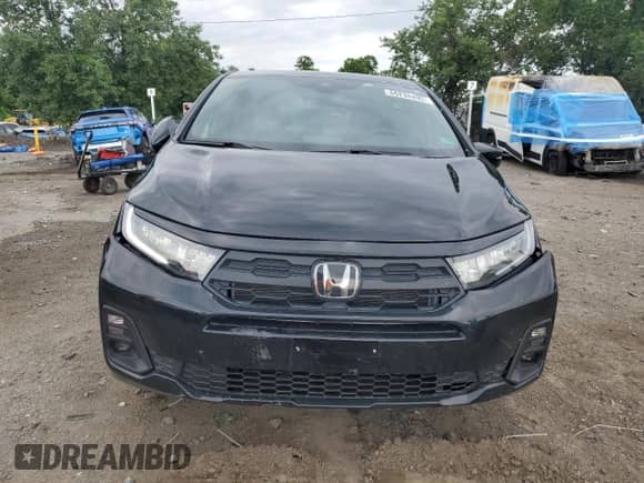 2025 Honda Odyssey Sport-L z VIN 5FNRL6H71SB057590, wystawiony jako Copart lot #65234495 z przebiegiem 4 156 mil mil oraz Nie do naprawy • Non repairable. Historia ofert i sprzedaży dostępna na DreamBid. Obrazek 5.