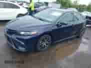 2021 Toyota Camry SE Nightshade z VIN 4T1G11AK8MU585082, wystawiony jako IAAI lot #43245347 z przebiegiem 88 301 mil mil oraz . Historia ofert i sprzedaży dostępna na DreamBid. Obrazek 18.