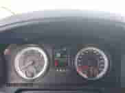 2019 Ram 1500 Express z VIN 1C6RR7FT0KS666717, wystawiony jako IAAI lot #43375615 z przebiegiem 171 972 mil mil oraz . Historia ofert i sprzedaży dostępna na DreamBid. Obrazek 7.