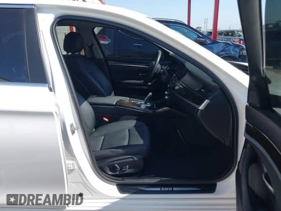 2014 BMW 5 Series 528i z VIN WBA5A5C56ED505898, wystawiony jako IAAI lot #42934014 z przebiegiem Nie podano mil oraz . Historia ofert i sprzedaży dostępna na DreamBid. Obrazek 5.