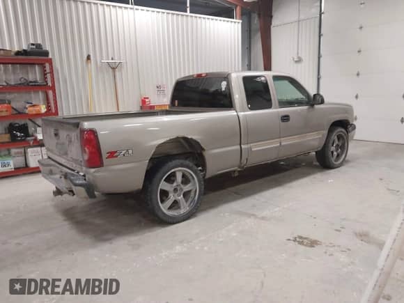 2003 Chevrolet Silverado 1500 с VIN 2GCEK19T131397682, выставлен на аукционе IAAI как лот 41596621 с пробегом Не указан миль и . История ставок и продаж доступна на DreamBid. Изображение 4.