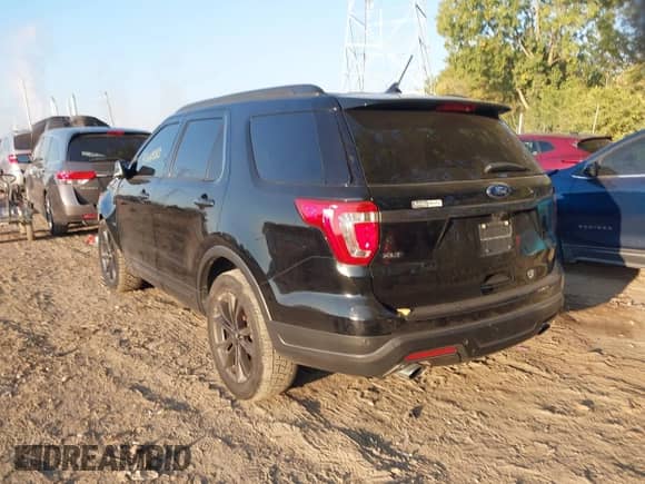 2018 Ford Explorer XLT with VIN 1FM5K7D89JGC38989, listed as a IAAI auction lot 43245513 with 145,147 mi miles and . Bid and sale history available at DreamBid. Image 3.