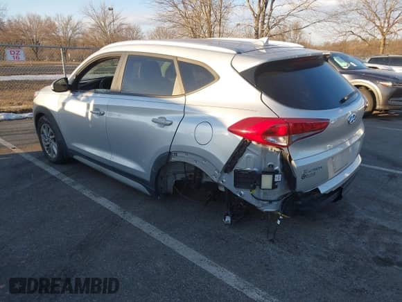 2018 Hyundai Tucson SEL z VIN KM8J3CA48JU762268, wystawiony jako IAAI lot #41304445 z przebiegiem 71 958 mil mil oraz . Historia ofert i sprzedaży dostępna na DreamBid. Obrazek 6.