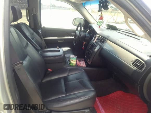 2008 Chevrolet Tahoe LTZ z VIN 1GNFK13098R214294, wystawiony jako IAAI lot #42363804 z przebiegiem 259 465 mil mil oraz . Historia ofert i sprzedaży dostępna na DreamBid. Obrazek 5.