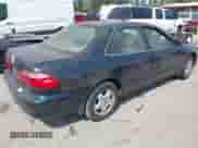 1998 Honda Accord EX z VIN 1HGCG1657WA041067, wystawiony jako IAAI lot #42879572 z przebiegiem Nie podano mil oraz . Historia ofert i sprzedaży dostępna na DreamBid. Obrazek 4.