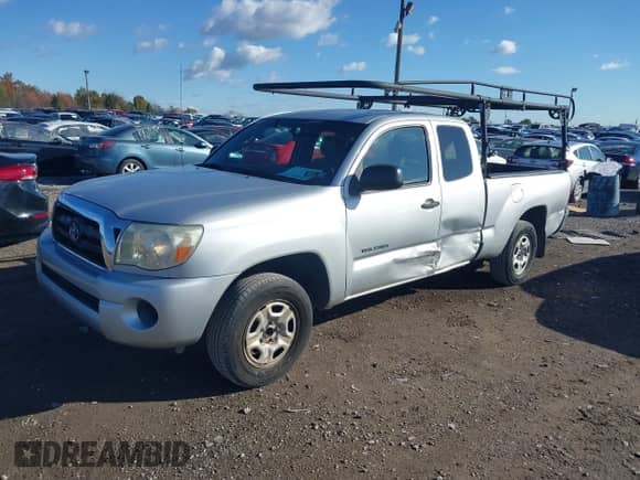 2008 Toyota Tacoma z VIN 5TETX22N88Z498232, wystawiony jako IAAI lot #43488323 z przebiegiem 326 767 mil mil oraz . Historia ofert i sprzedaży dostępna na DreamBid. Obrazek 17.