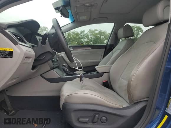 2016 Hyundai Sonata Limited с VIN 5NPE34AF8GH419038, выставлен на аукционе Copart как лот 80170775 с пробегом 60 743 миль миль и Списание • Salvage title. История ставок и продаж доступна на DreamBid. Изображение 7.