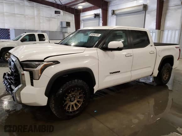 2025 Toyota Tundra SR5 с VIN 5TFLA5DBXSX269443, выставлен на аукционе Copart как лот 84546195 с пробегом 19 842 миль миль и Списание • Salvage title. История ставок и продаж доступна на DreamBid. Изображение 1.
